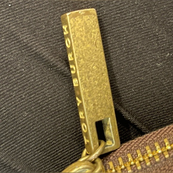 EUC Tory Burch black with tan stripe zip around wallet vintage from Saks - Picture 5 of 9